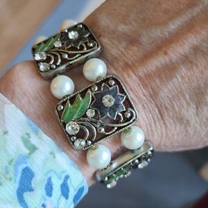 Vintage Style Stretch Bracelet W/ Enamel Floral Panels Rhinestones & Faux Pearls